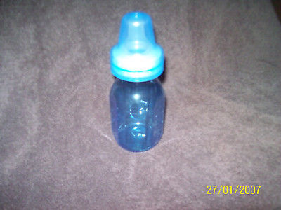 New Small(4 ozs ) Evenflo Plastic BabyBottle w/Cap, Rim, Nipple; Blue w/Blue Lid