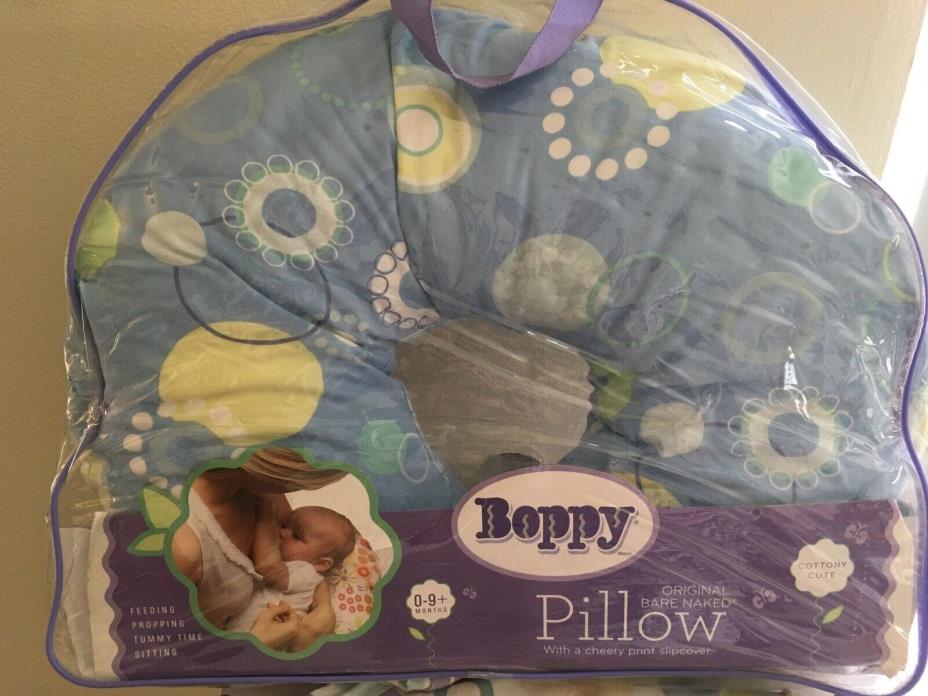 Boppy Brand Nursing Feeding & Infant Support Pillow & 2 Covers EUC IOB