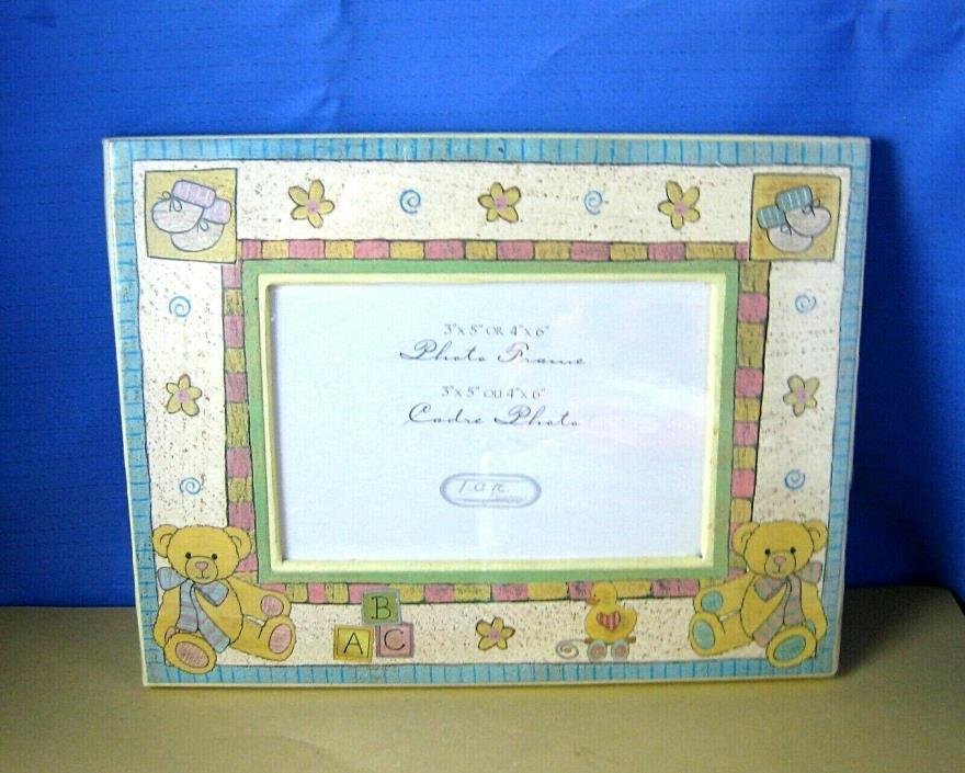 < NEW T.A.R. Designs EASEL BACK TEDDY BEAR PHOTO FRAME 3x5” 4x6” Baby Blue Edge