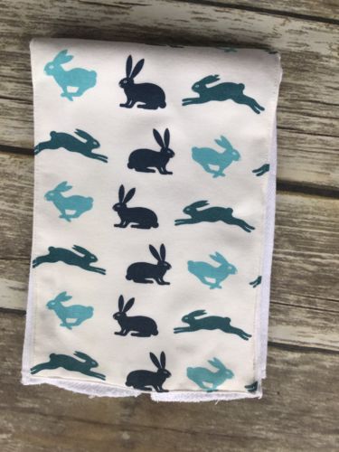 BNWT Burp Cloth With Natural Hare Print Kickee Pants