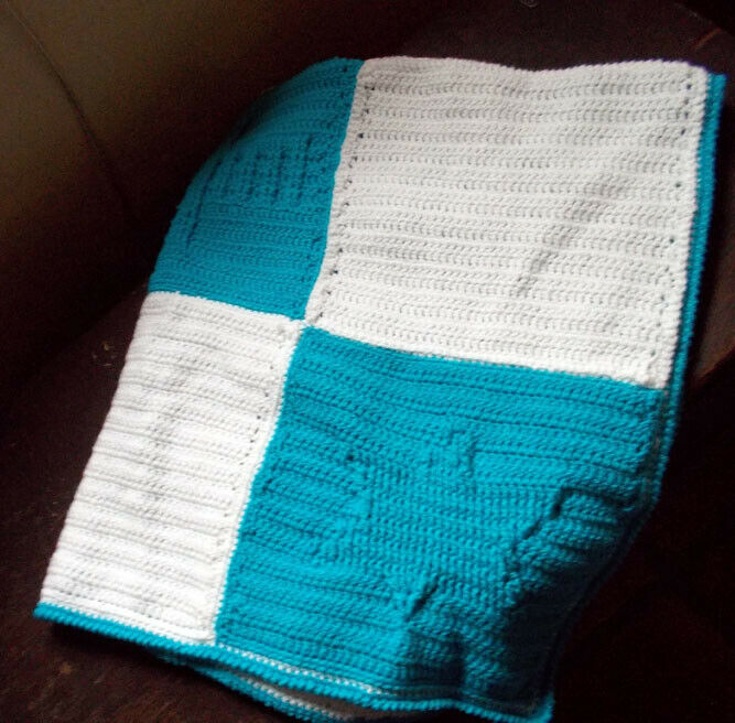 HANDMADE knit blue/white baby blanket 48
