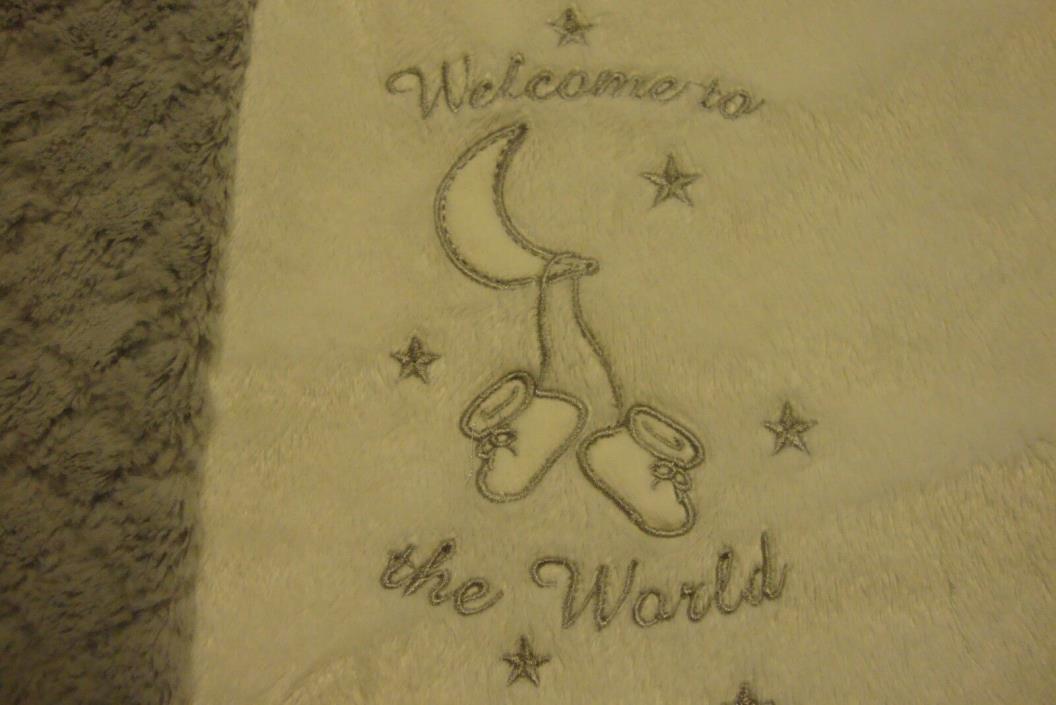 Embroidered 'Welcome to the World 'Little Me' Baby Blanket Quilt 29
