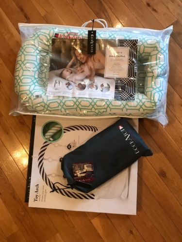 DocATot Deluxe Plus Bundle +Cover (Minty Trellis) + Travel Case And Toy Arch