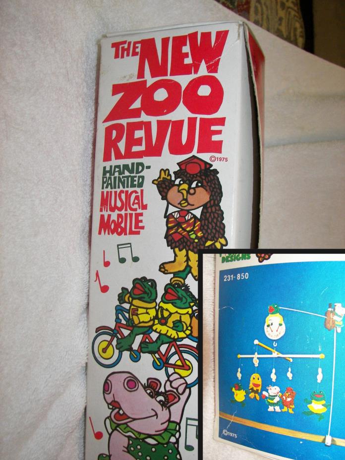 NEW ZOO REVUE HAND PAINTED MUSICAL MOBILE YOUNG DESIGNS CRIB+ BOX 1975