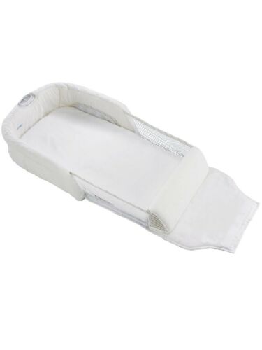 THE FIRST YEARS CLOSE & SECURE SLEEPER - CREAM