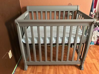 DaVinci Kalani 2-in-1 Mini Crib and Twin Bed, Grey In Grey Finish BRAND NEW