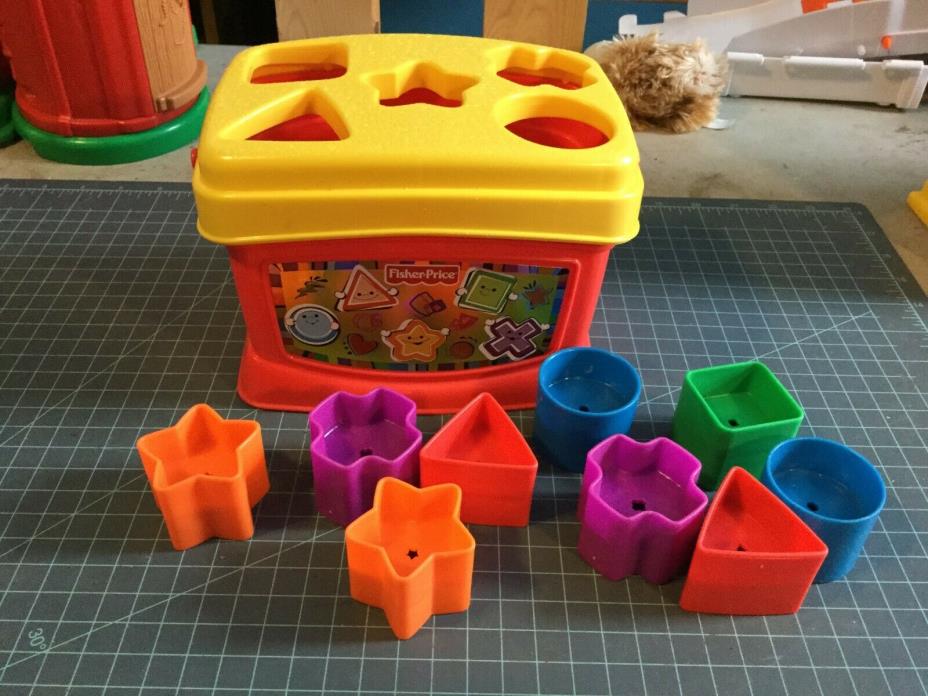 2006 Fisher-Price Shape Sorter Toy Set 9 Assorted Plastic Shapes Colors