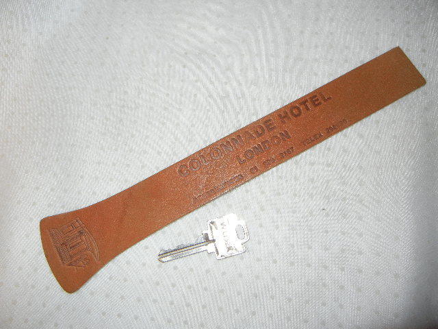 LEATHER BOOKMARK COLONADE HOTEL LONDON ENGLAND 1970's