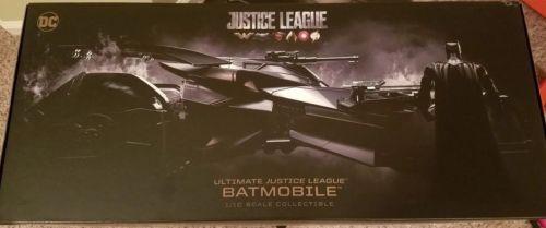 Mattel Justice League Ultimate Batmobile R/C Vehicle + Action Figure 1/10 Scale