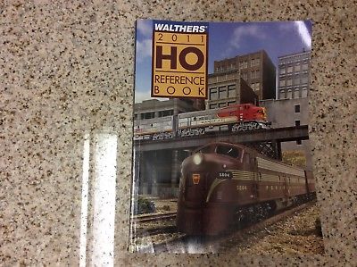 WALTHERS  2011 HO scale REFERENCE BOOK 984 pages