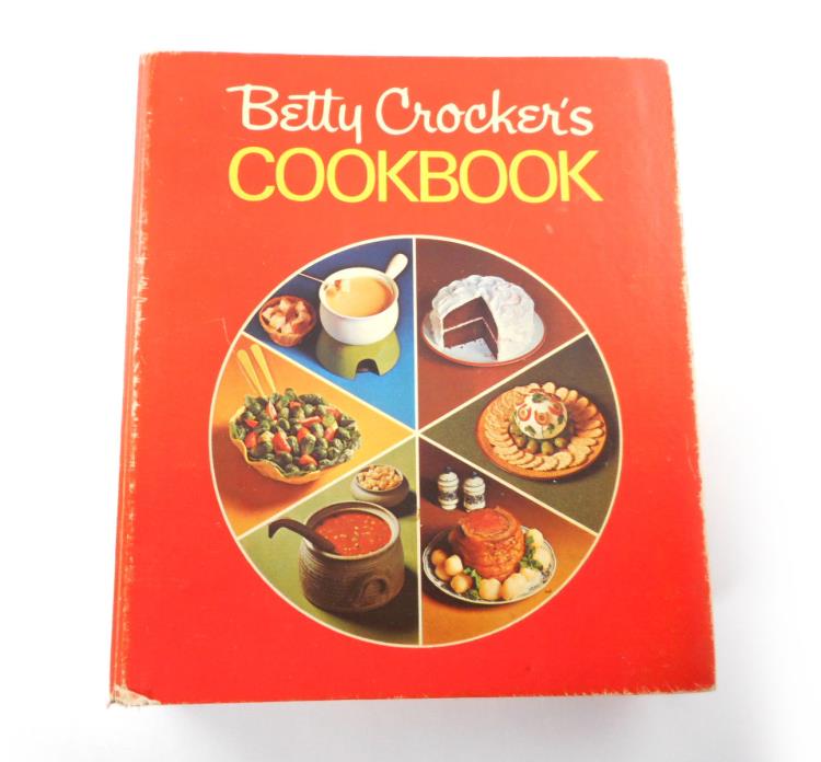 Vtg 1969 Betty Crocker Cookbook Red Pie Cover HC 5-Ring Binder w/ Tabs