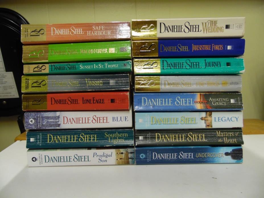 Large Lot of 16 Danielle Steel Romance Paperback Books Best Selling Author