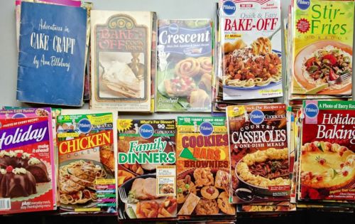 Vintage Cookbooks Pillsbury recipe booklets Lot of 94 Bake Off holiday Christmas