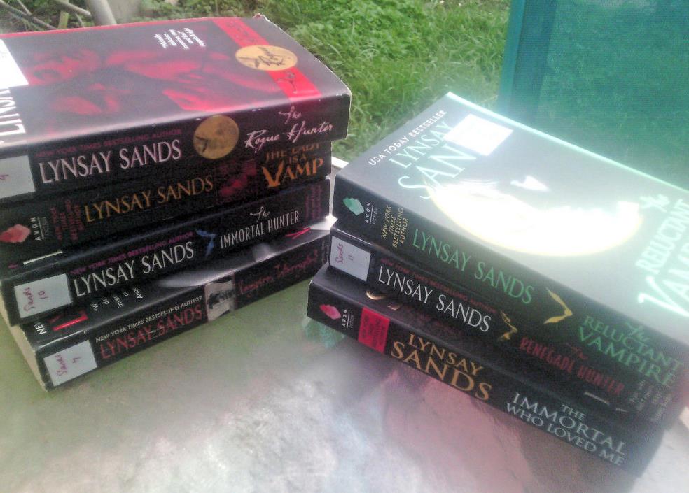 Lynsay Sands - vampire romance novel lot x7 books bulk wholesale