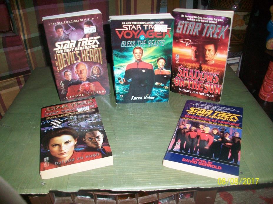 Lot of 5 Star Trek Futuristic/Fantasy Books