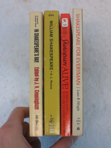 LOT OF 4 PAPERBACK BOOKS ON SHAKESPEARE