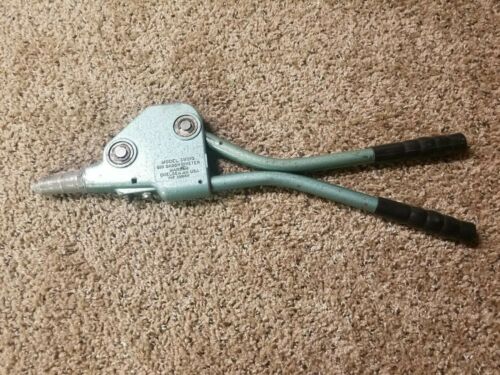 big daddy riveter model 39010 great used condition
