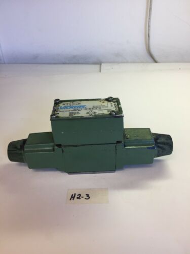 Vickers Hydraulic Directional Control Valve, DG4V-3-6C-M-W-H-40, Used,