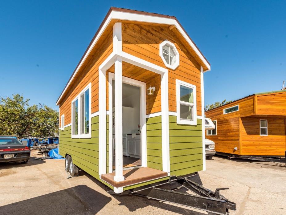 Tiny House DISCOUNTED SHOWROOM 9 x 22 NW BUNGALOW SINGLE LOFT 198 sq ft