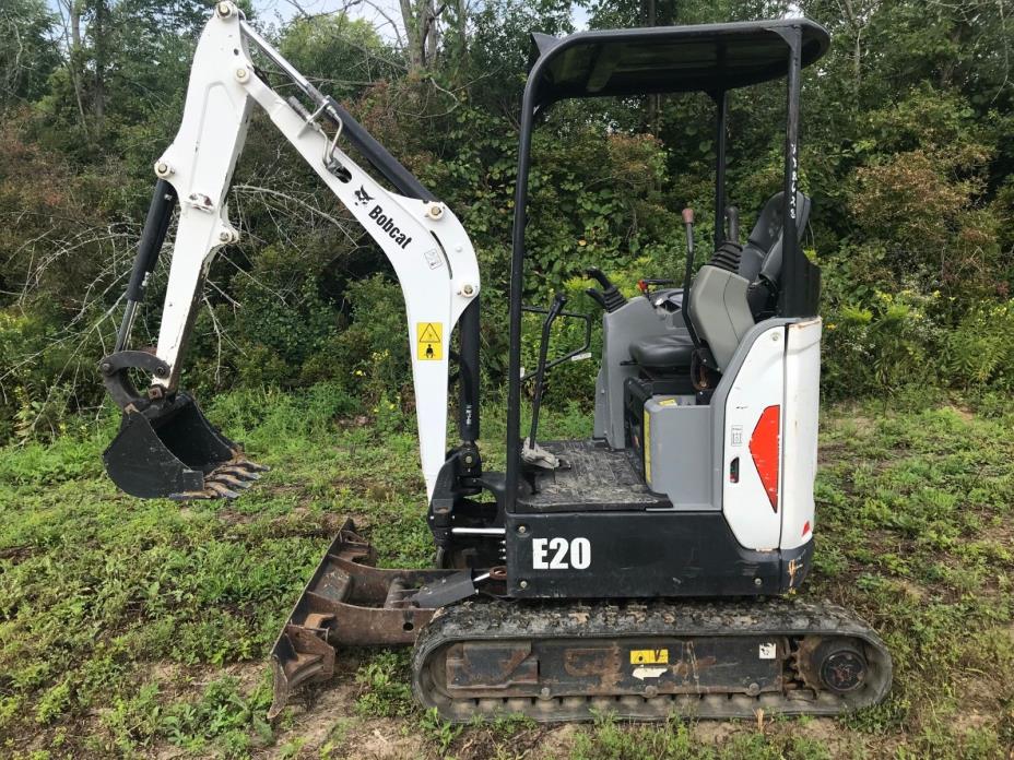 2015 BOBCAT E20 EXCAVATOR BACKHOE mini ex  , 1000 hours good condition