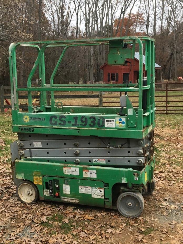 Genie GS-1930 scissor lift