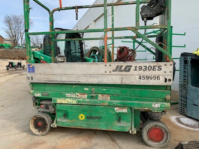 JLG Scissor Lift