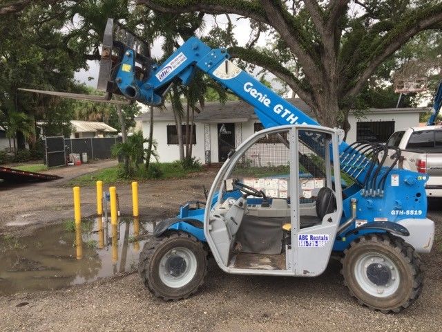 Genie 5519 reach forklift Year 2012 1200 hours