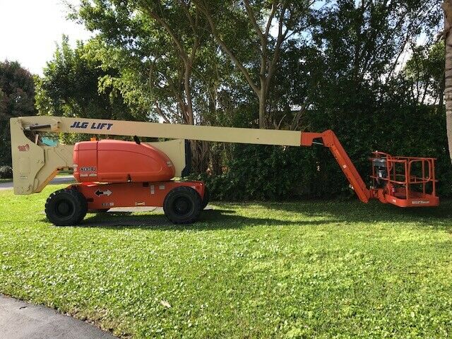 JLG 800AJ Boom Lift