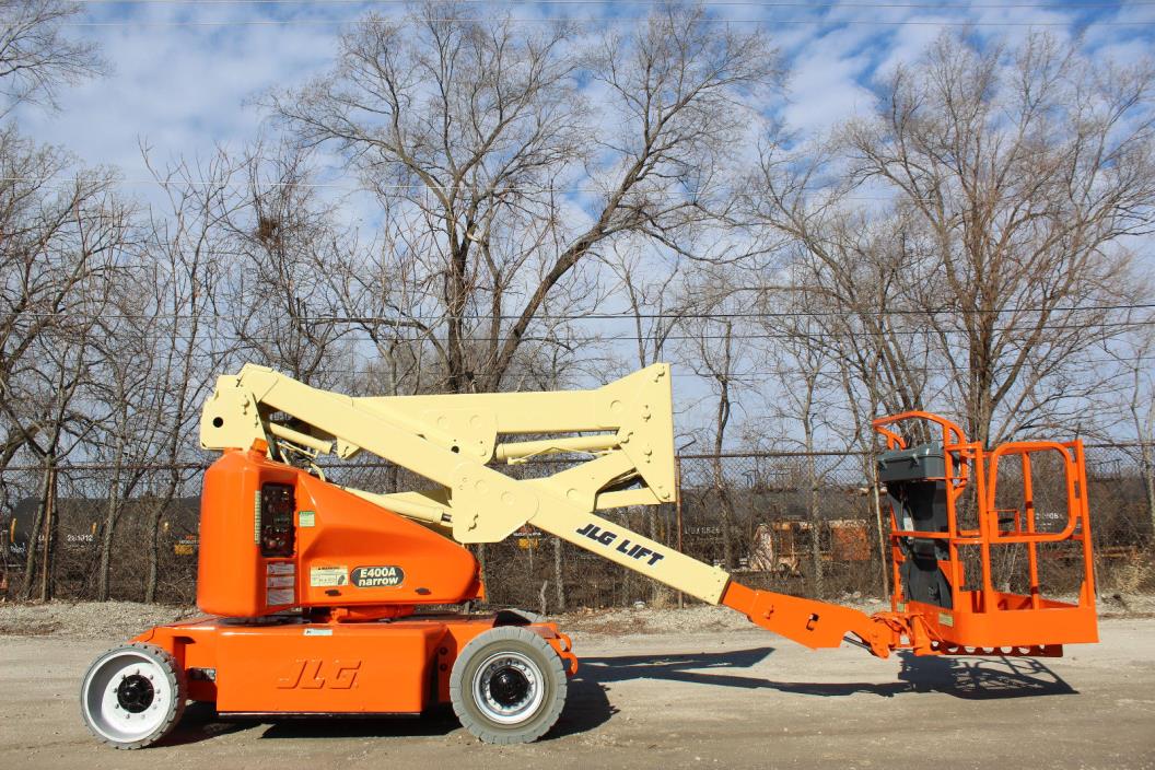 2011 JLG E400AN ELECTRIC NARROW ARTICULAITING BOOM LIFT AERIAL LIFT AWP MAN JLG