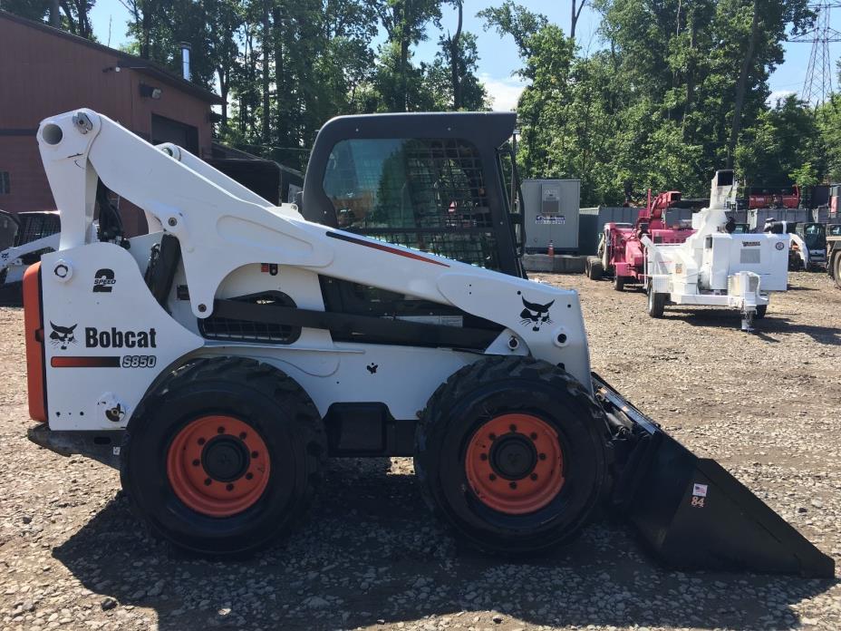 2011 Bobcat S850 Skid Steer (#545)