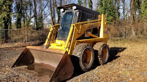Case 1845c skid steer year 2000 grey cab enclosed cab with heat 3600 hours 4bt