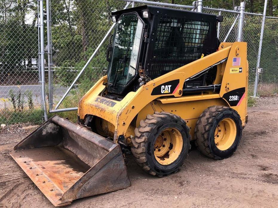 2008 Caterpillar CAT 226B2 Rubber Tire Skid Steer Turbo Diesel Enclosed W/ FORKS