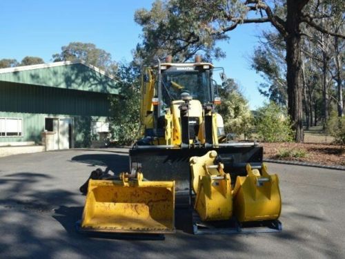 KOMATSU WB97R-5 BACKHOE LOADER WITH MULTIPLE ATTACHMENTS