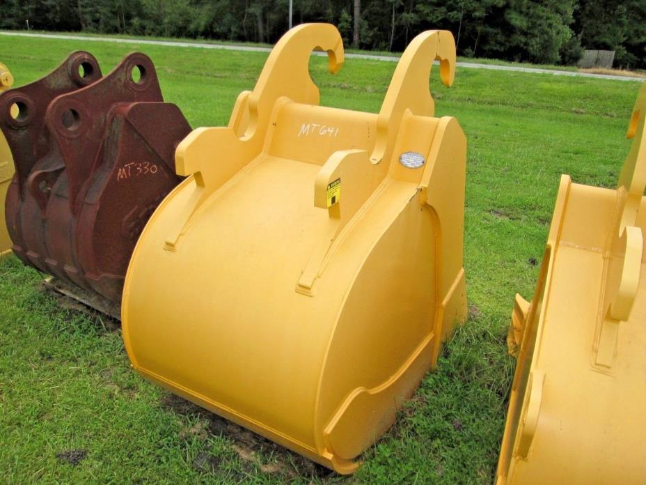New John Deere Quick Attach Excavator Bucket to Fit 330LC