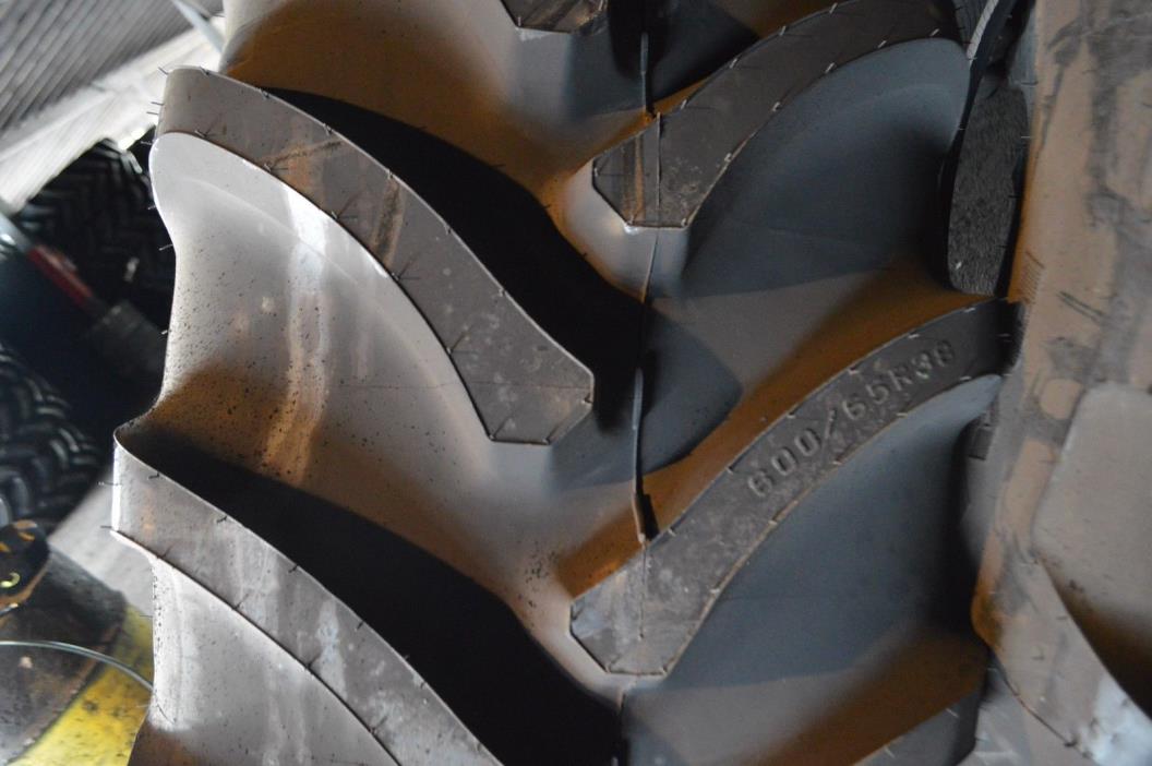 600/65R38 TIRE NEW OVER PRODUCTION R1-W RADIAL SPRAYER