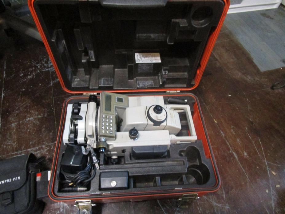 Sokkia Set 3bII Total-station with new external battery's and cable