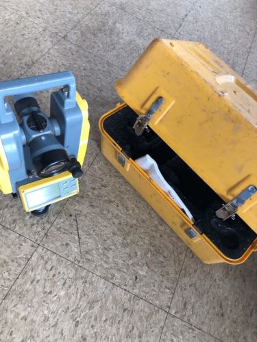 Spectra Precision Trimble DET-2 Electronic Theodolite with Case! TESTED!