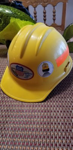 Union Pacific HARD HAT Yellow BULLARD Model 3000