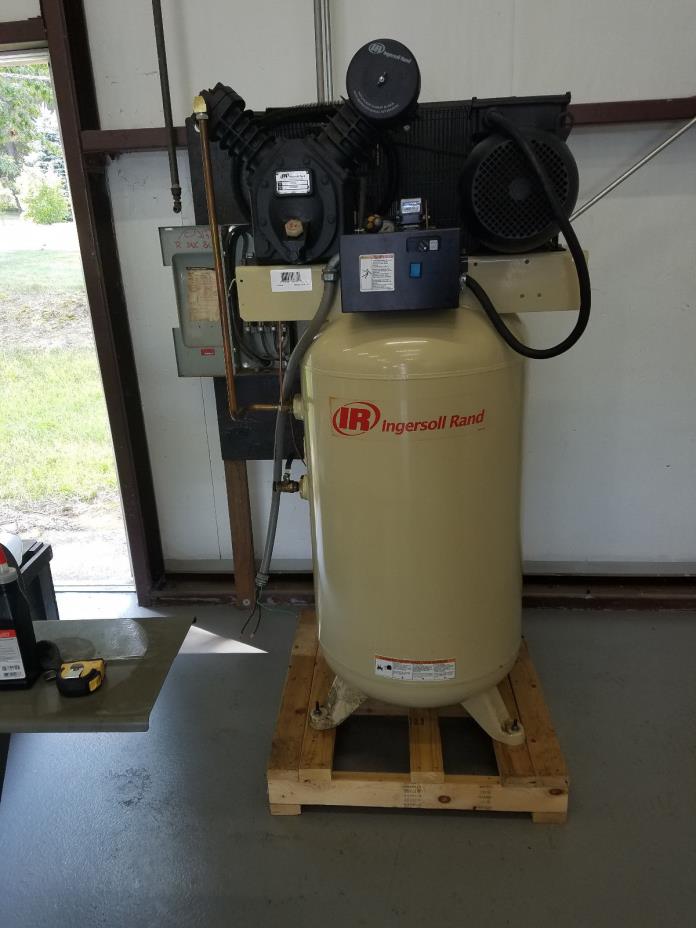 INGERSOLL RAND Electric Air Compressor 24 cfm, 2475N 7.5 HP  Vertical 80 Gallon
