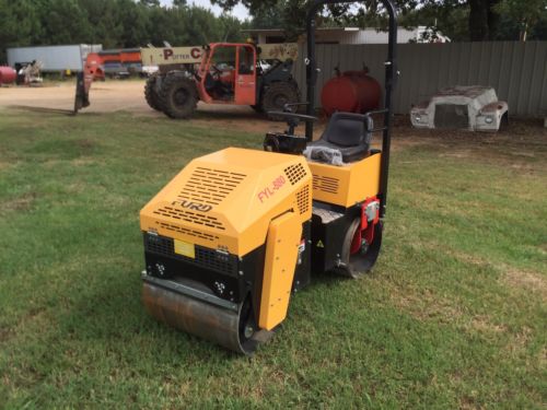 Vibratory Roller, briggs & Stratton 13.5 HP, Parker hydraulics road and asphalt