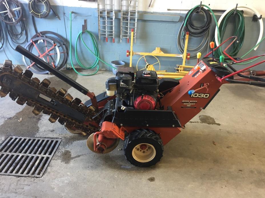 1030 Ditch Witch Trencher