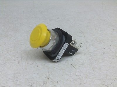 Allen Bradley 800T-FX9D2 Yellow Push Pull Button 800TFX9D2 800T