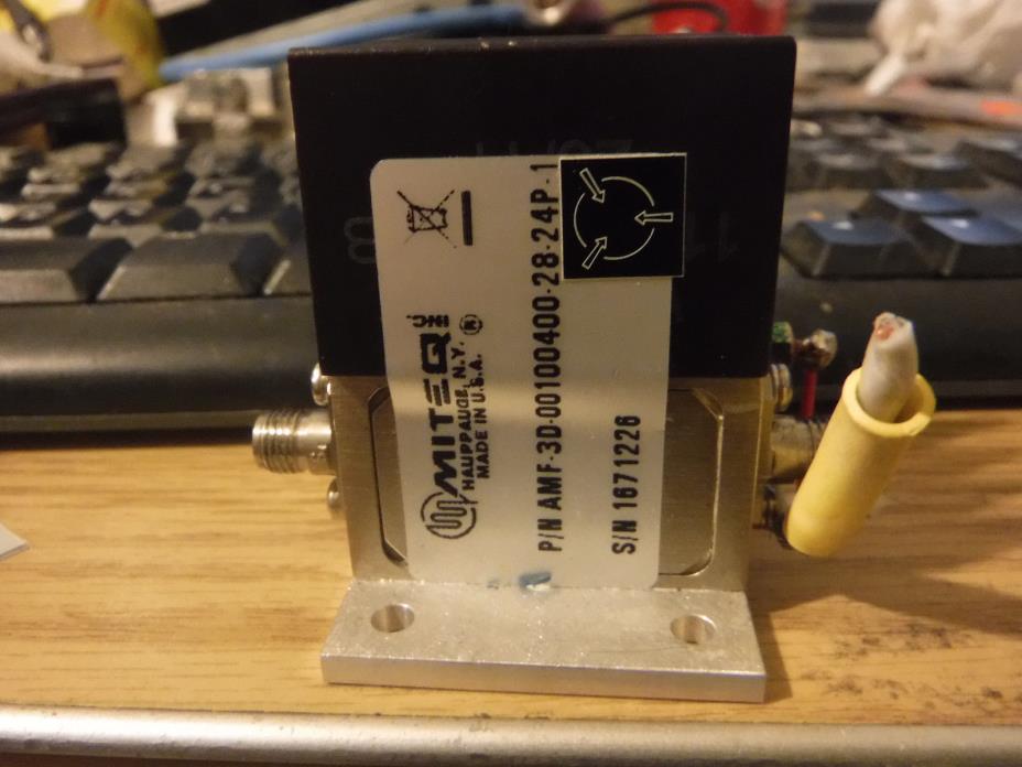RF Power Amplifier 0.1 - 4GHz   24dBm  MITEQ AMF-3D-00100400-28-24P