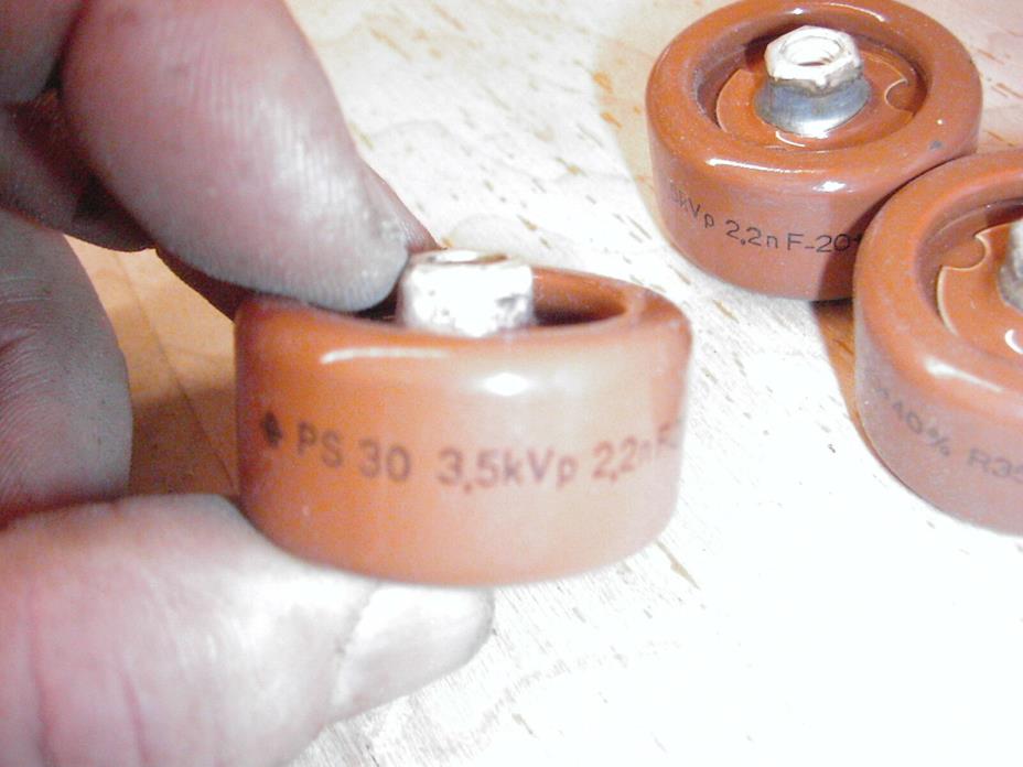 Vishay PS 30 2.2nF, 3.5kVp Ceramic capacitor