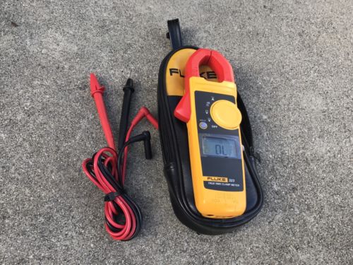 FLUKE Multimeter 323 CLAMP METER WITH CASE AND LEADS