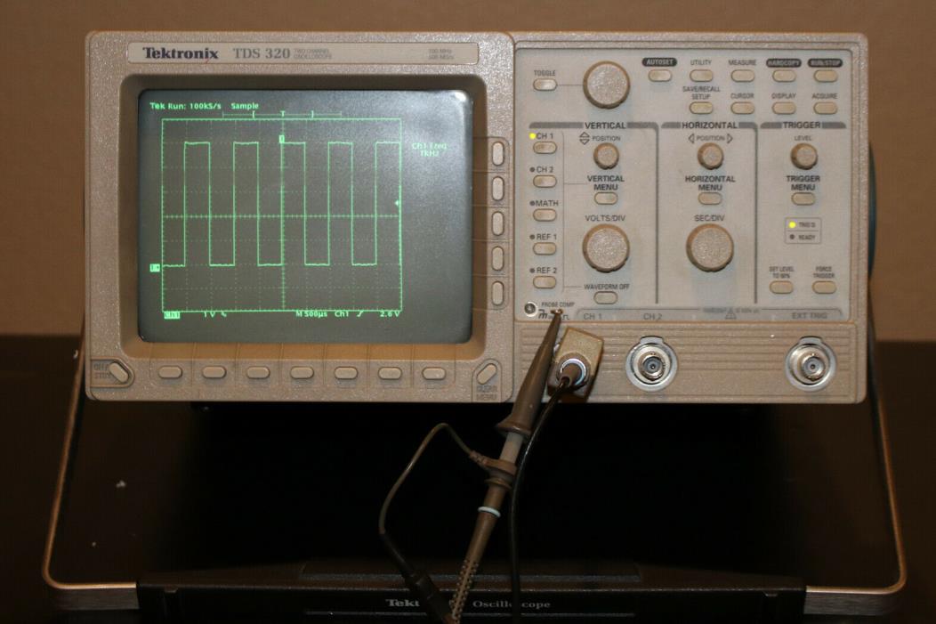 Tektronix TDS 320 2 Channel Digital Oscilloscope 100 MHz 500 MS/s w/ 1 Probe