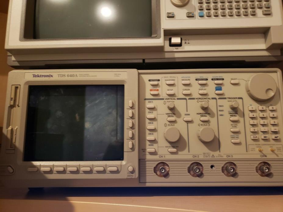 Tektronix TDS640A 500MHz Digital Oscilloscope