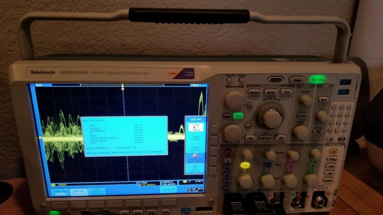 Tektronix MDO4104-6 1 GHz, 4 Ch + 16 Digital + 1 RF, 5gs/a Oscilloscope