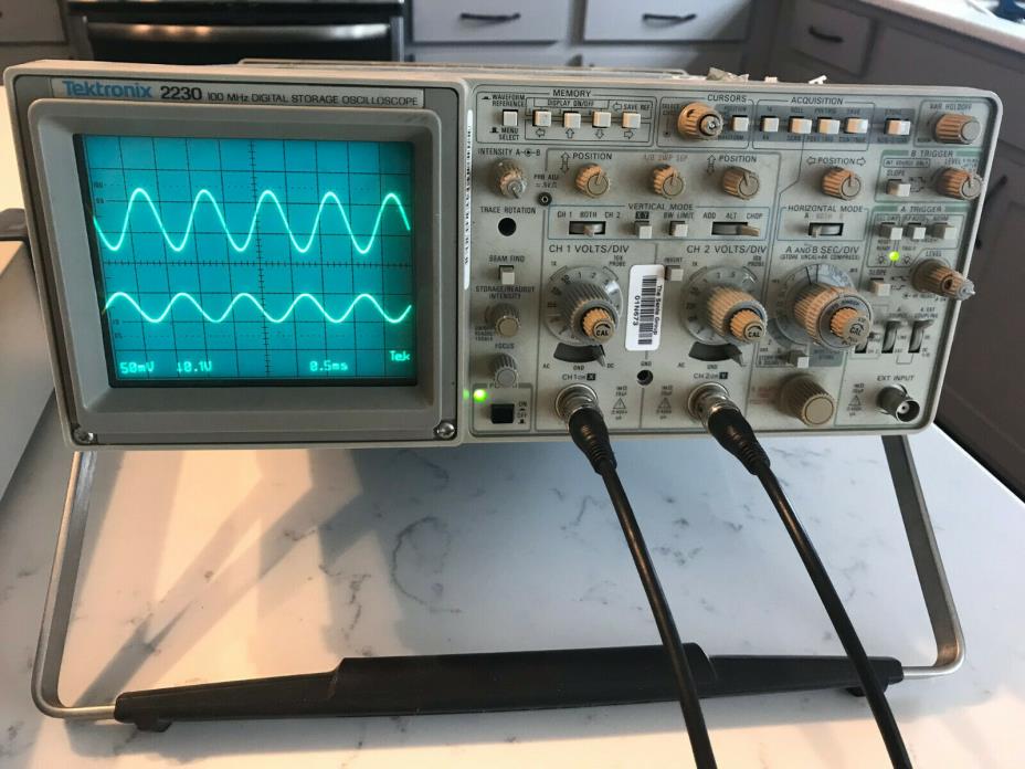 TEKTRONIX 2230 100MHz Digital Storage Oscilloscope with OEM Probe
