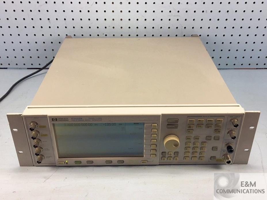 E4432B HP AGILENT ESG-D SERIES RF SIGNAL GENERATOR 250KHZ - 3GHZ RACKMOUNT